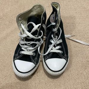 Kids size 2 converse high top